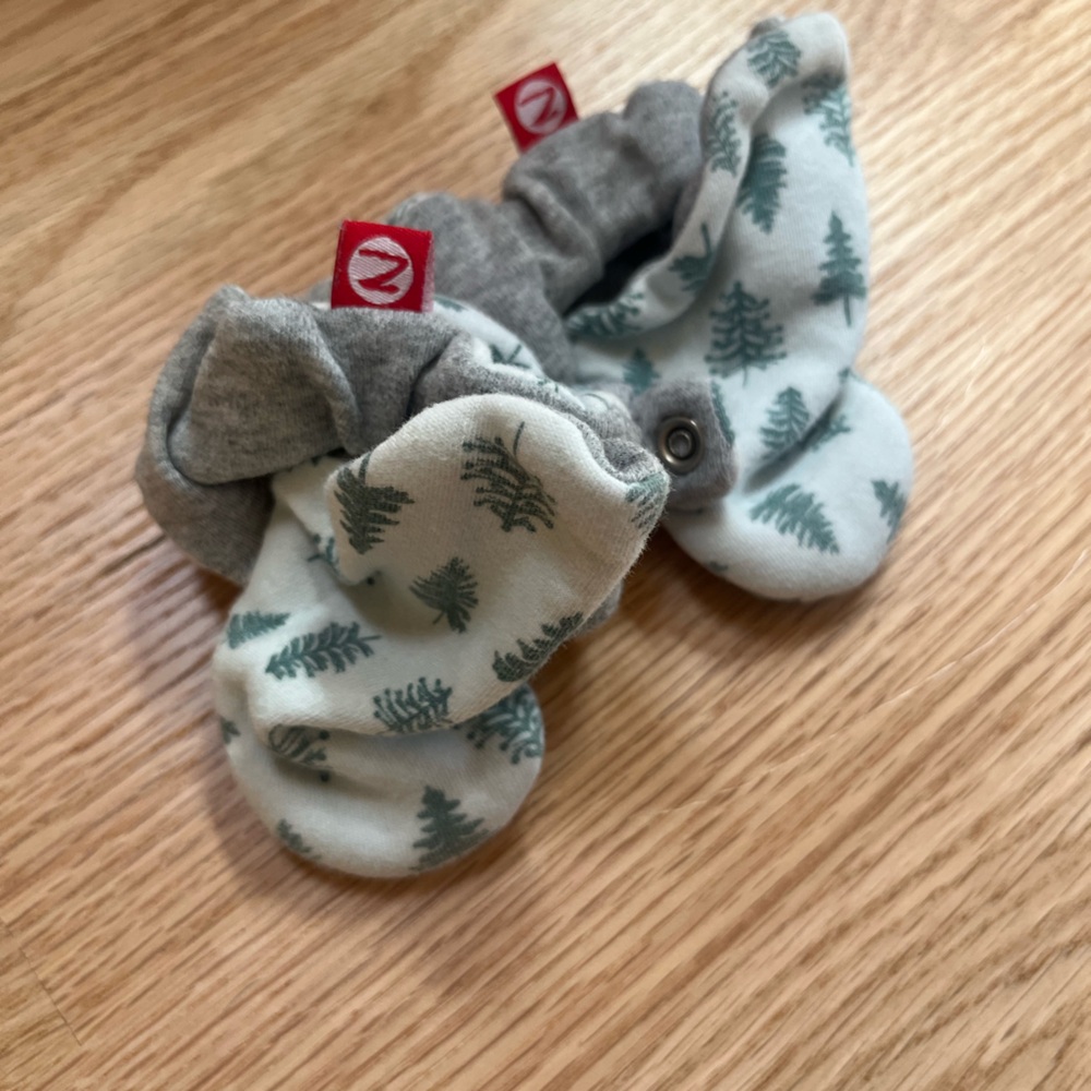 Zutano Baby Booties with Green Tree Print